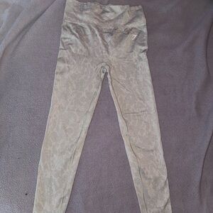 Gym shark leggings